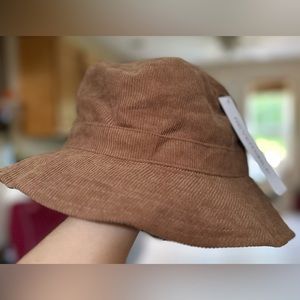 NWT WOMEN TAHARI SIGNATURE REVERSIBLE CORDUROY / CHECKS BUCKET HAT
